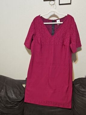 julia jordan Raspberry V-Neck Textured Shift Dress